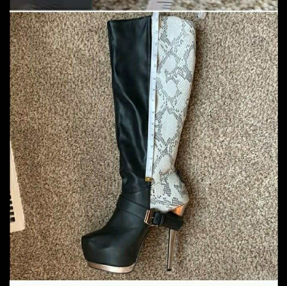 ISO Paper Fox Boots size 11